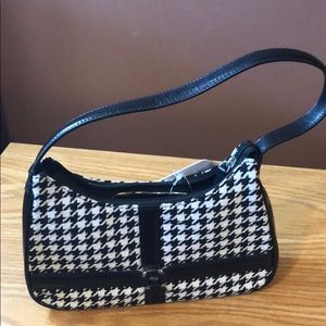Wilson’s leather purse-Black/white houndstooth NWT